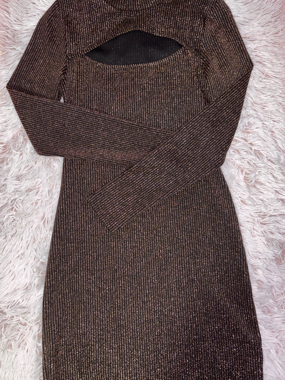 Rewind ribbed dress with cutout